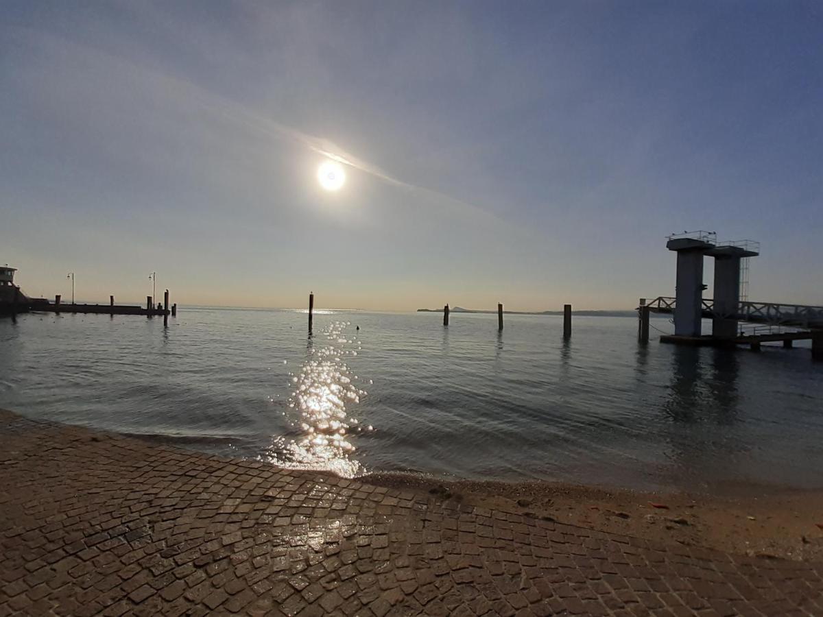 Appartamento Lido 'With Parking Space Included' ตอสโกลาโน มาแดร์โน ภายนอก รูปภาพ