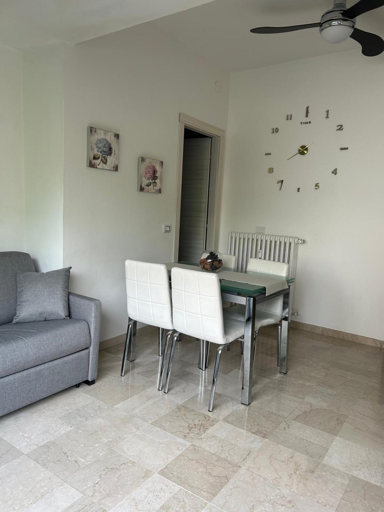Appartamento Lido 'With Parking Space Included' ตอสโกลาโน มาแดร์โน ภายนอก รูปภาพ