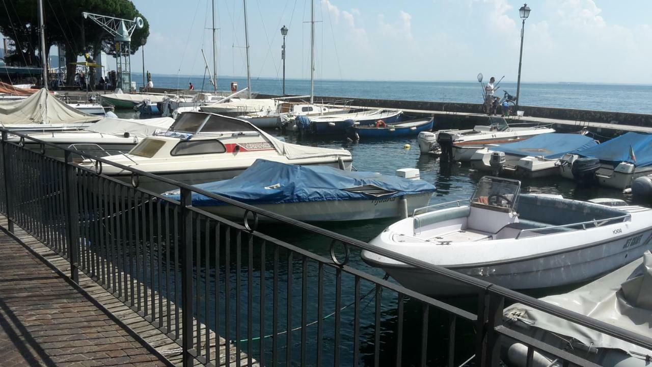 Appartamento Lido 'With Parking Space Included' ตอสโกลาโน มาแดร์โน ภายนอก รูปภาพ
