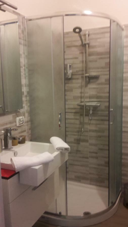 Appartamento Lido 'With Parking Space Included' ตอสโกลาโน มาแดร์โน ภายนอก รูปภาพ