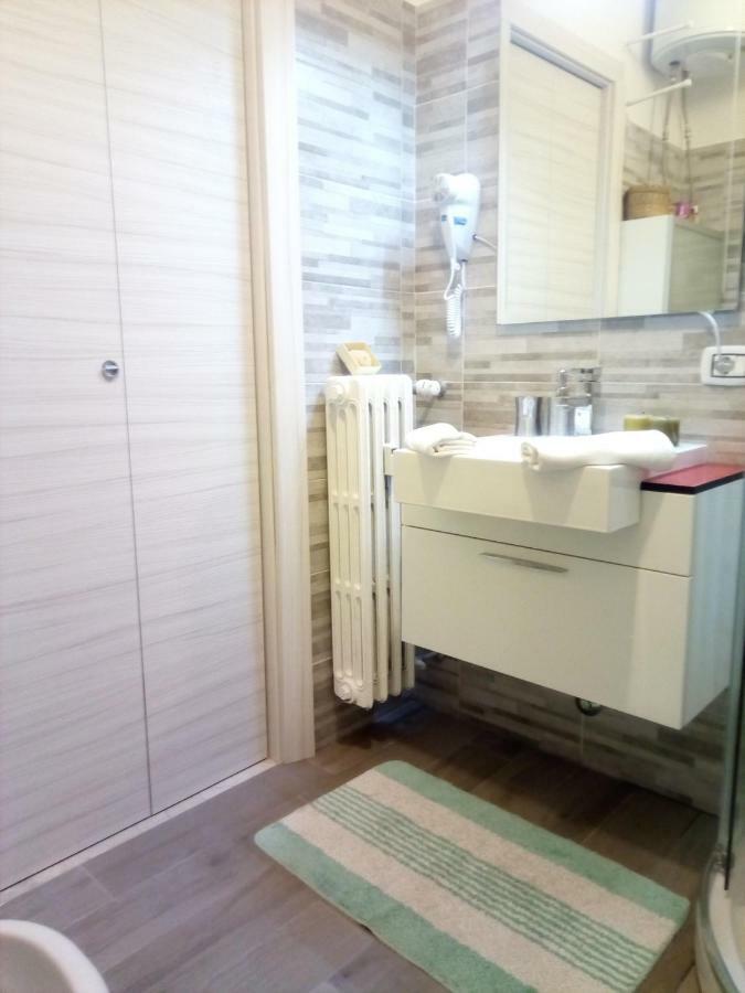 Appartamento Lido 'With Parking Space Included' ตอสโกลาโน มาแดร์โน ภายนอก รูปภาพ